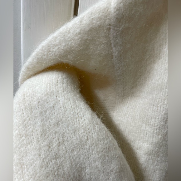 UGG NWOT Women's Lylah Rollneck Sweater in Cream Oversized 27” PTP - Picture 8 of 13